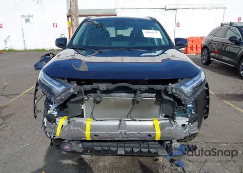 2025 Toyota Rav4 Xle z USA, uszkodzony, nr VIN 2T3P1RFV2SW521559